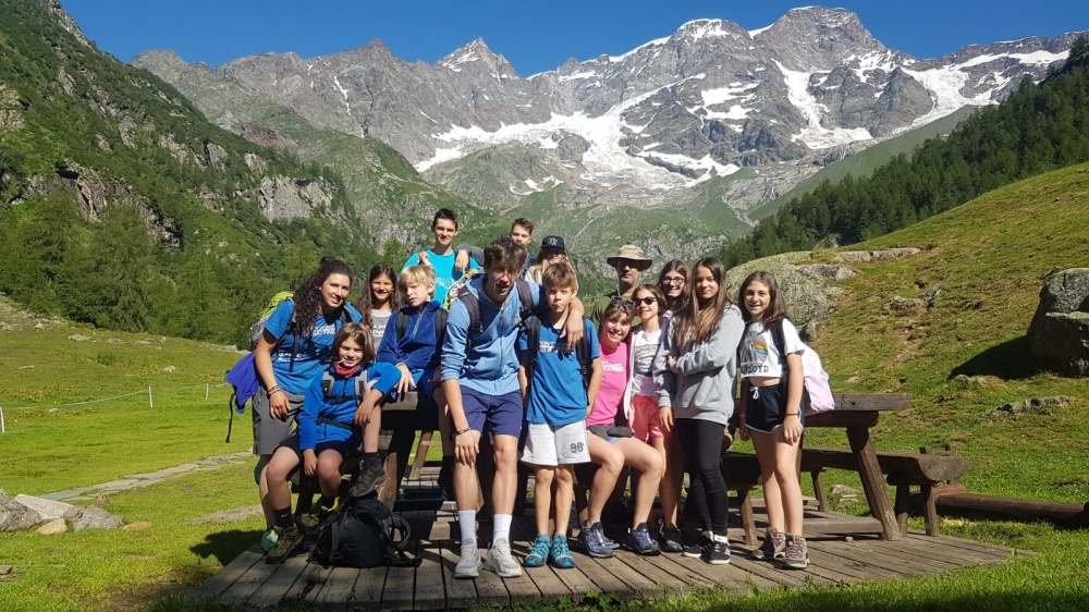 Gruppo del campus di Sesia Rafting al rifugio Pastore di Alagna.