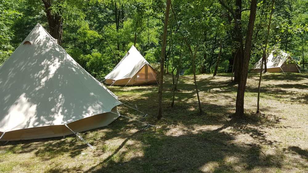 Tende indiane nel campeggio di Sesia Rafting asd