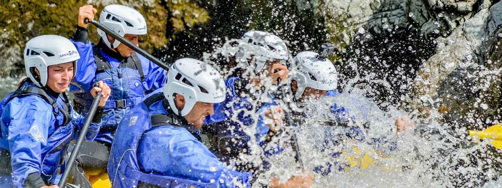 Divertimento assicurato facendo rafting con Sesia Rafting